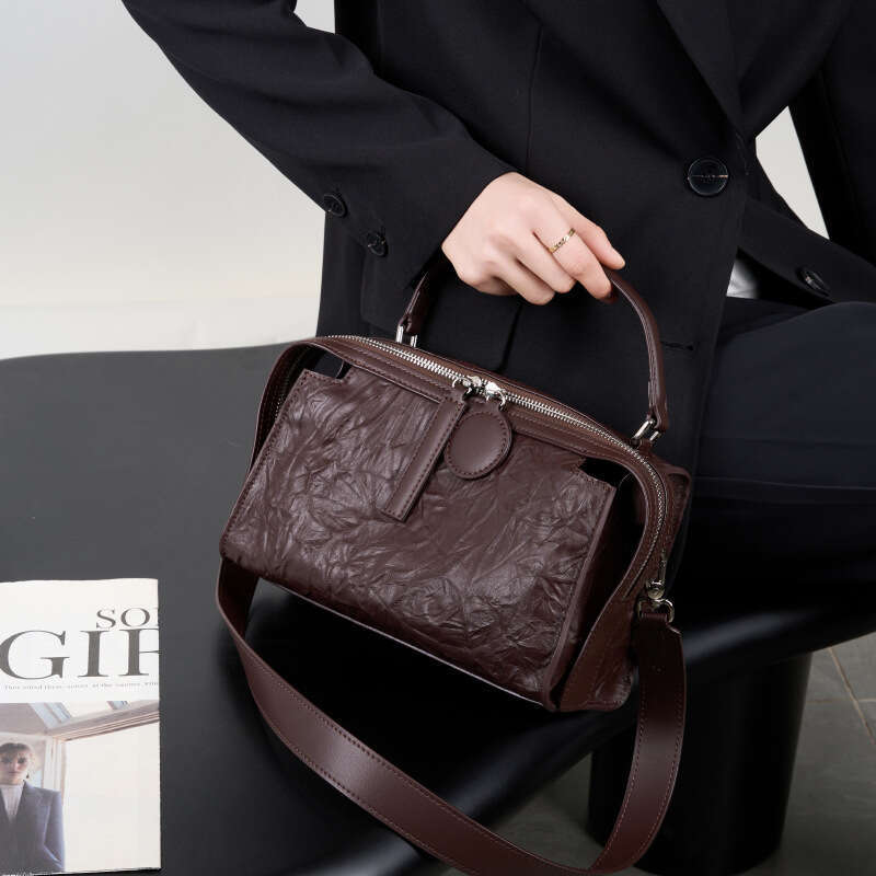 Luxury bag Spring Summer New High End Boston Light First Layer Wrinkled Cowhide Genuine Leather Women s Handbag Hand Grasp Pattern Pillow Bag