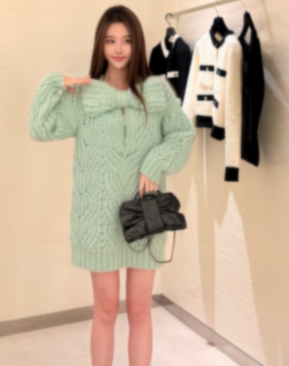 Chan New Lady Bow Tie Hollow Out Knitted Sweater Dress High Quality Designer Long Sleeve V-Neck Sweater Women 2025 Tops Clothes Paris Runway Long Outw