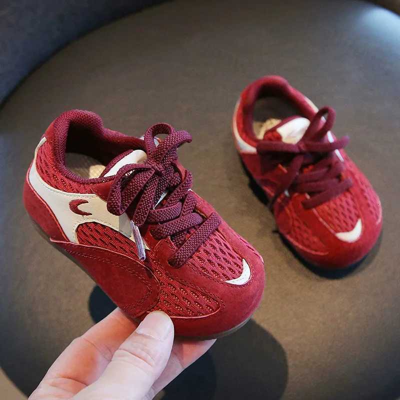 Baby Sports 2025 Autumn Childrens Soft Bott Anti Slip Retro Sneakers Toddler Breathable Cfortable Kids Casual Shoes Y251011 XJ260303