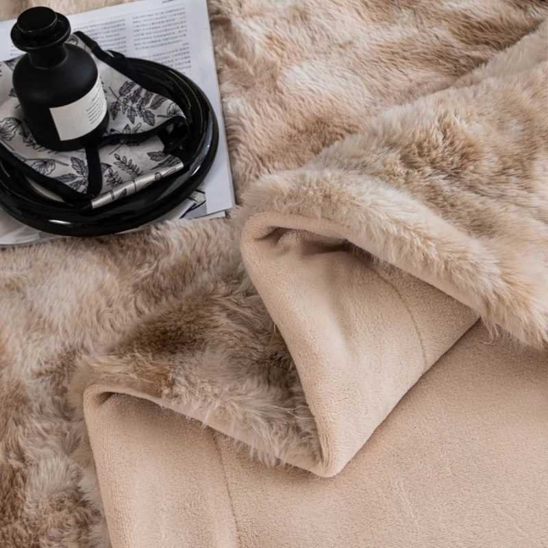 2025 Tuscan Rabbit Fur DoubleLayer Blanket HighEnd Velvet Gradient Warm Luxurious Sofa Blanket for Cozy Comfort C251011