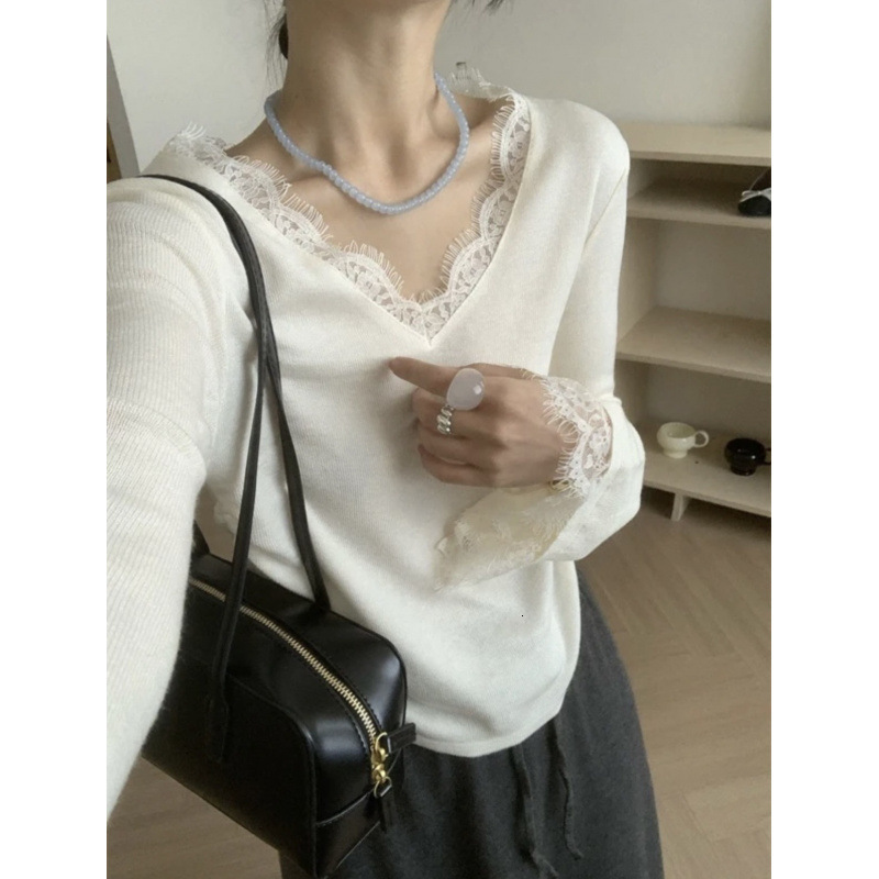 2025 Autumn/Winter New Top Lace V-neck Long sleeved Knitted Sweater Designer Luxury design Jacket Basic Shirt Autumn/Winter New Inner Basic Shirt Swea