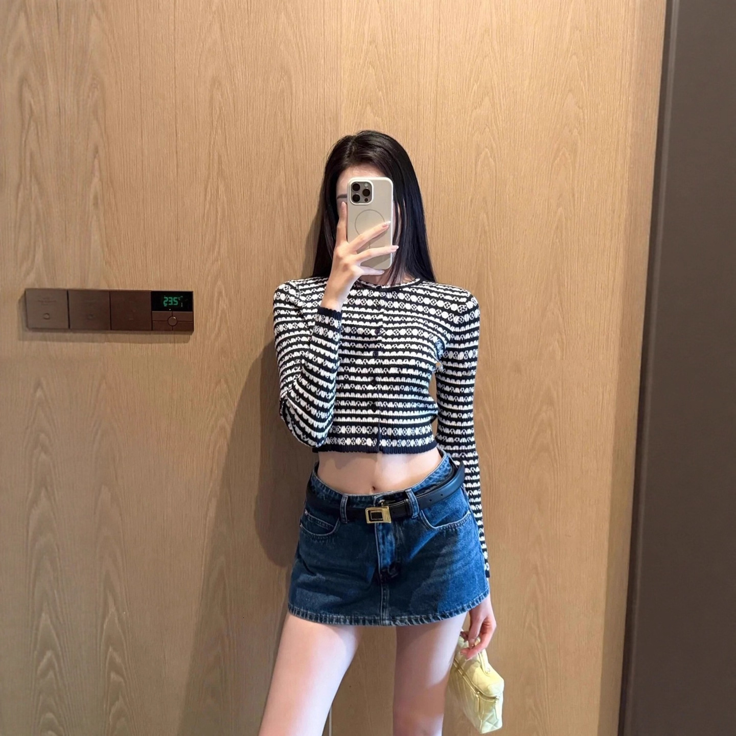 2025 autumn and winter new design black and white color polka dot cardigan designer's new retro style round neck rhinestone button high waisted w