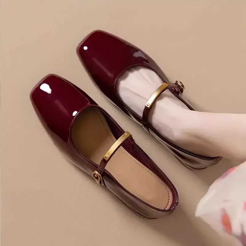 Red Genuine Soft Leather Mary Janes Womens Shoes Spring New Style Retro Hepburn Style SlipOn French Style Patent LeatherXJ251011