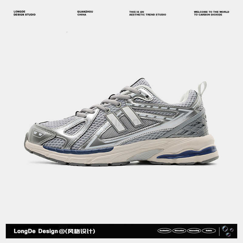 Top quality running shoes men women Designer sneakers TripLE Black white Solar red flats breathabLE trainer fashion mens Outdoor sports trainers size 