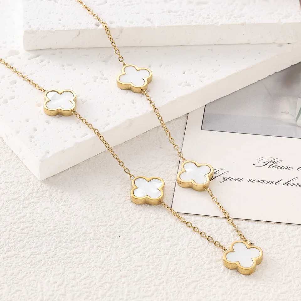 Fashionable And Elegant Luxury Stainless Steel Clover Necklace And Jewelry Set Polished Flower Necklace Z251011