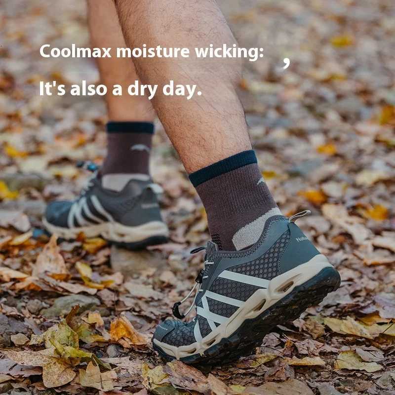 Naturehike Coolmax Quickdrying Mens Womens Sports Socks Professional Midtube Outdoor Mountaineering Hiking Breathable SocksW251011