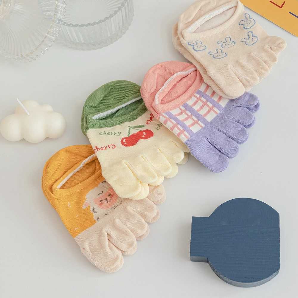 5 Pairs Floral Cute Women Toe Socks with Separate Fingers High Quality Cotton Five Finger Socks Summer Ankle SocksW251011