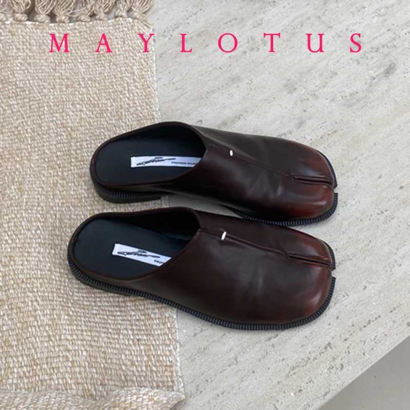 Novelty Split Toe Shoes Woman Ninja Tabi Slippers Leather Slides Comfy Mules Femmes Clog Sandals Pettitoes Slippers Women T251010