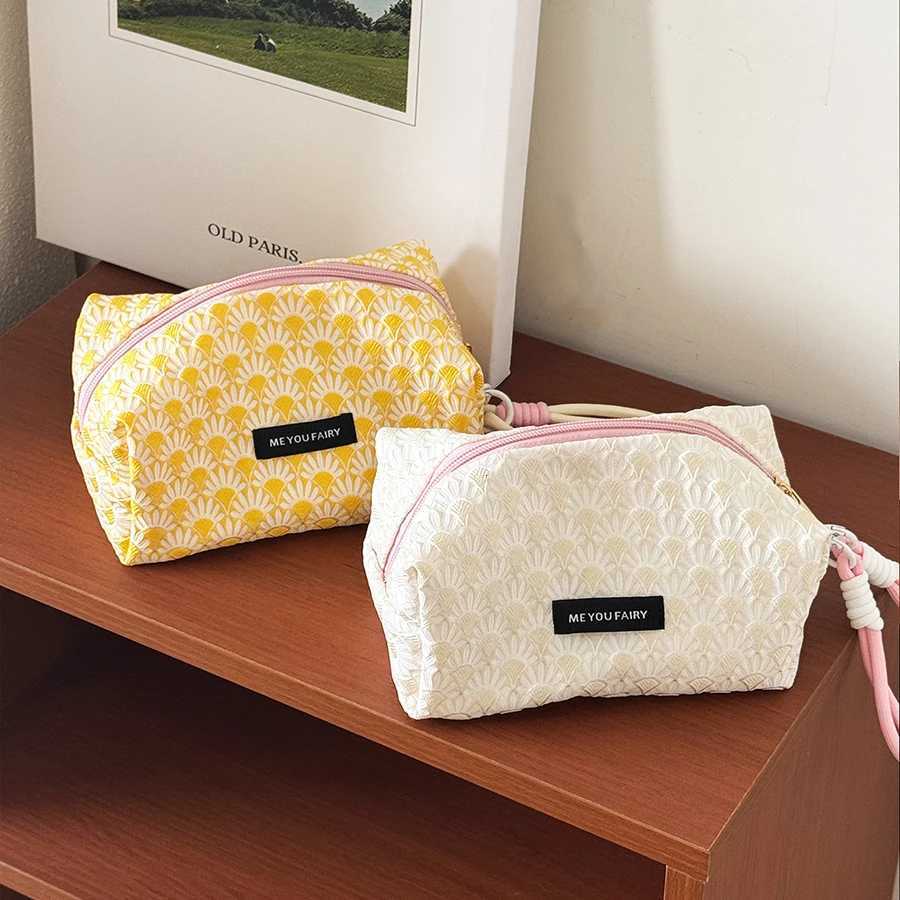 Fi Flower Quilted Makeup Storage Bag Portable Travel Organizer Cosmetic Toiletry Pouch Cute Make Up Handbag Floral Bags D251011