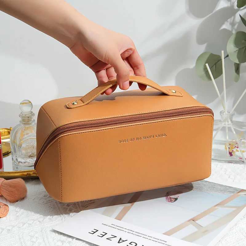 Travel Makeup Bag Large Capacity Cosmetic Organizer Bags for Wen Waterproof PU Leather Toiletry Bags Wide Open Flat Makeup D251011