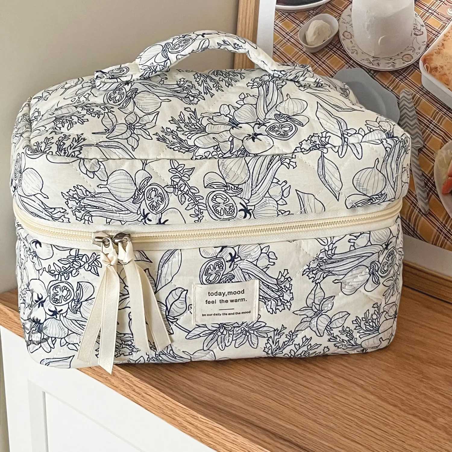 Wens Zipper Cosmetic Bag Organizer Flower Quilting Cott Makeup Bag Fem Cloth Handbag Portable Toiletry Case Girls Travel D251011