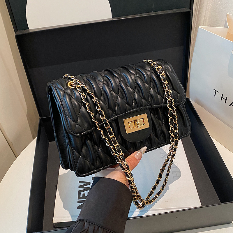 new Free delivery designer shoulder bag Fashionable and comfortable women's crossbody bag for daily commuting