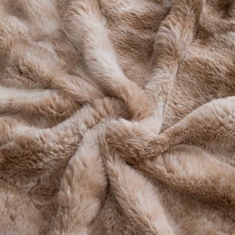 2025 Tuscan Rabbit Fur DoubleLayer Blanket HighEnd Velvet Gradient Warm Luxurious Sofa Blanket for Cozy Comfort C251011