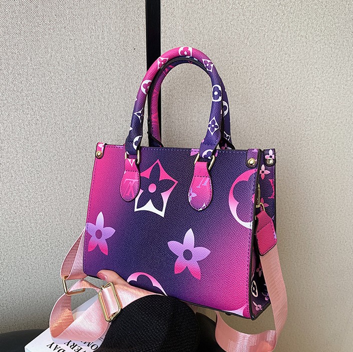 hot Free delivery designer shoulder bag Comfortable casual handbag with personality suitable for daily wear