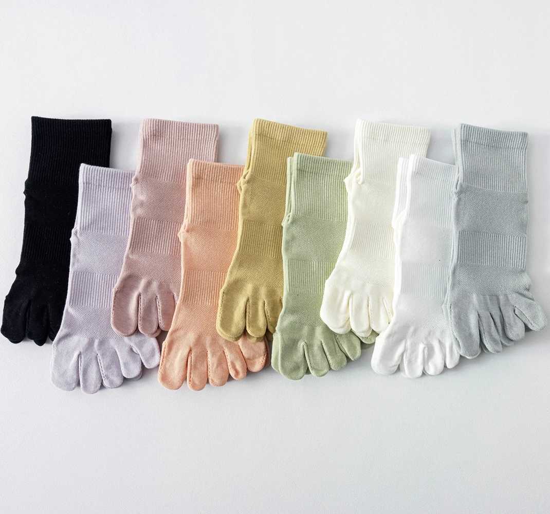 5 Pairs Women Toe Socks Nonslip Summer Mesh Five Finger Socks Mid Tube Cotton Women Sports Socks with Separate FingersW251011
