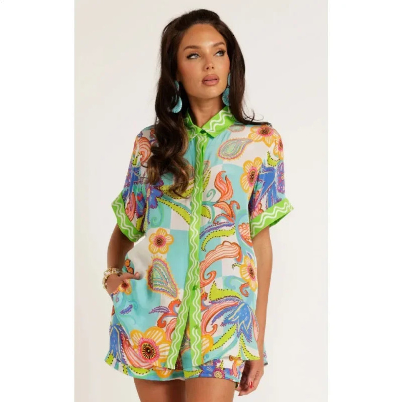 SpringSummer Fashionable Womens Versatile Positioning Printed Cardigan Shirt Shorts Casual Set European and American 250228