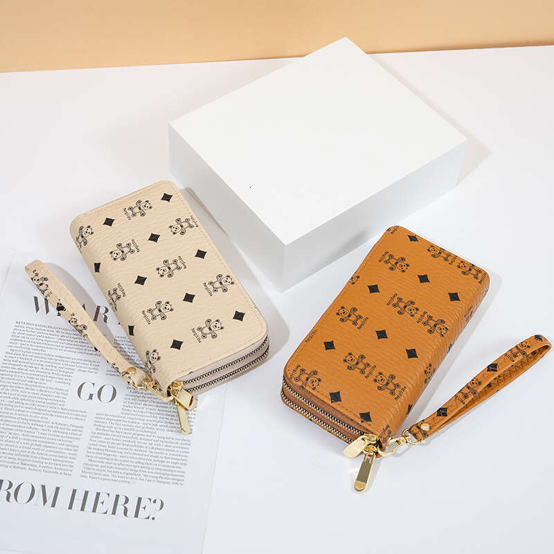 Women's Wallet 2025 New Korean Trend Bear Print Double Zipper Multi-Card Slot Portable Travel Fashion Phone Bag