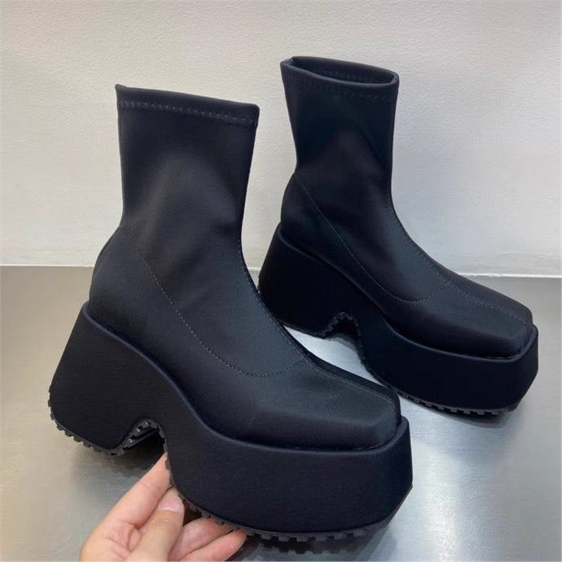 Black Matte Leather Big Round Toe Cross Tied Lace Up Thick Sole Midcalf Boots Men High Top Leisure Outdoor Short Chelsea Boots 250918
