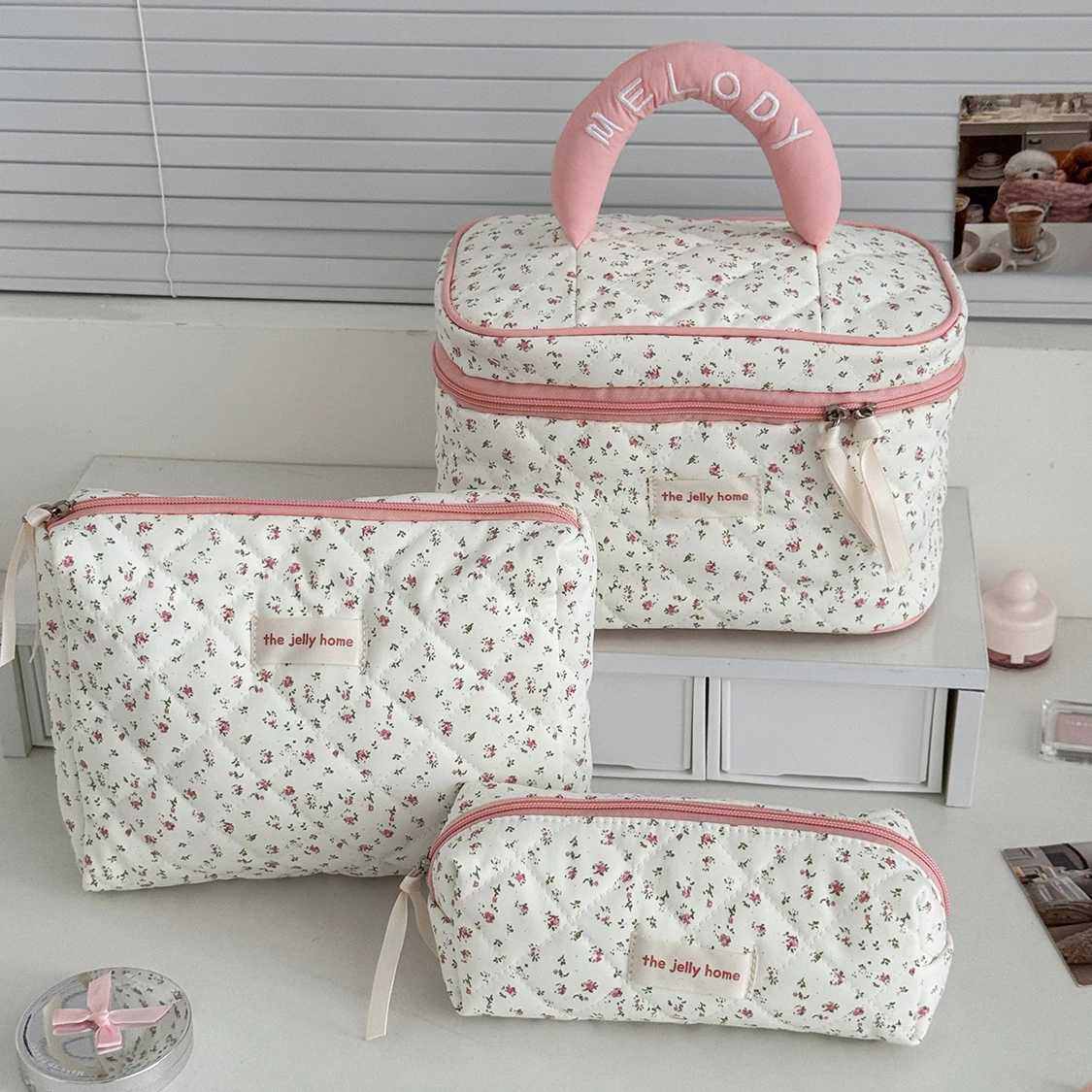 New Floral Wen Fi Cosmetic Bag Large Capacity Makeup Toiletry Storage Pouch Ladies Elegant Quilting Make Up Bag D251011