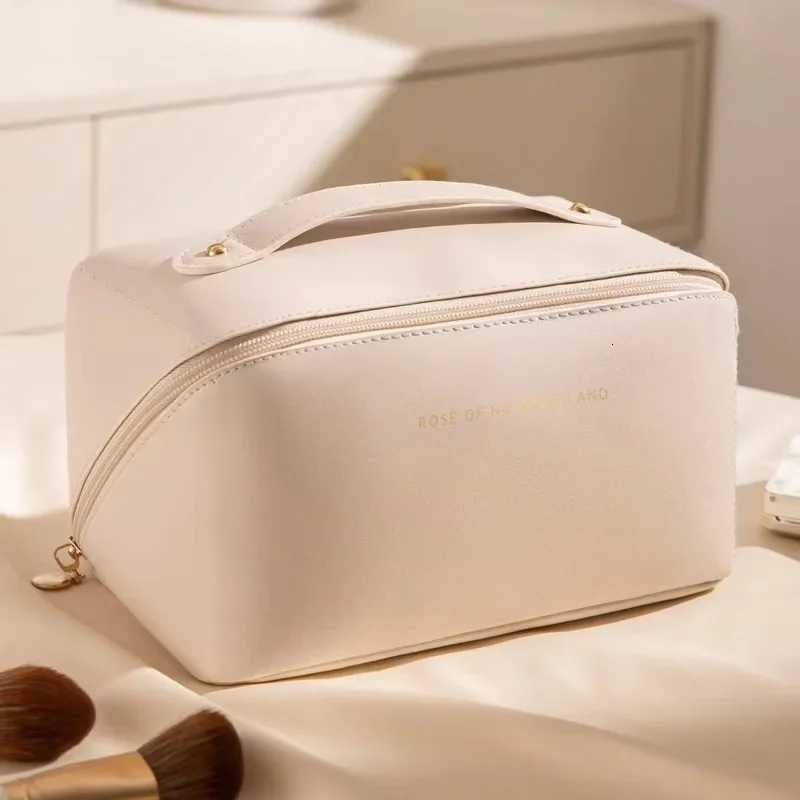 Large Capacity Cosmetic Bag Portable Travel Toiletry Organizer with Mtiple Pockets HighEnd Ins Famous Makeup Storage Pouch D251011