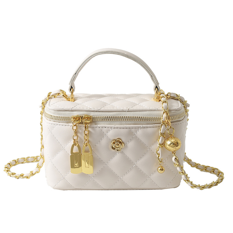 hot Free delivery designer shoulder bag Fashionable and minimalist solid color handbag for daily commuting