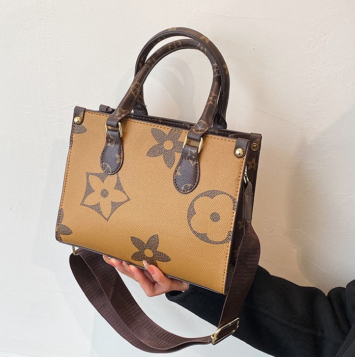 hot Free delivery designer shoulder bag Comfortable casual handbag with personality suitable for daily wear