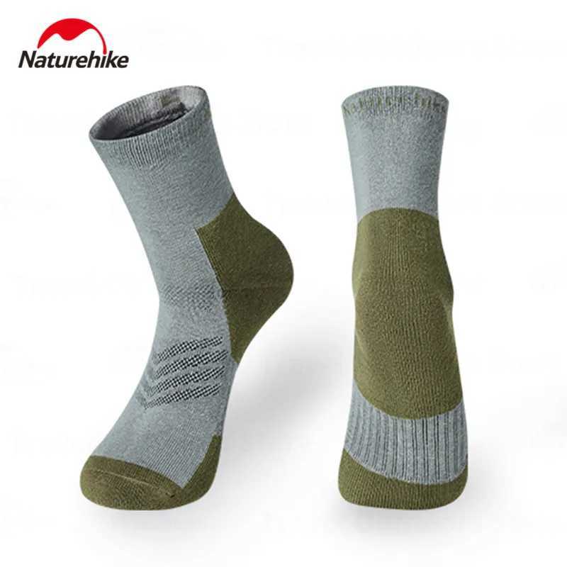 Naturehike Sports Socks QuickDrying Short Long Socks Men Women Outdoor Cycling Hiking Socks Absorbent Comfort Autumn WinterW251011