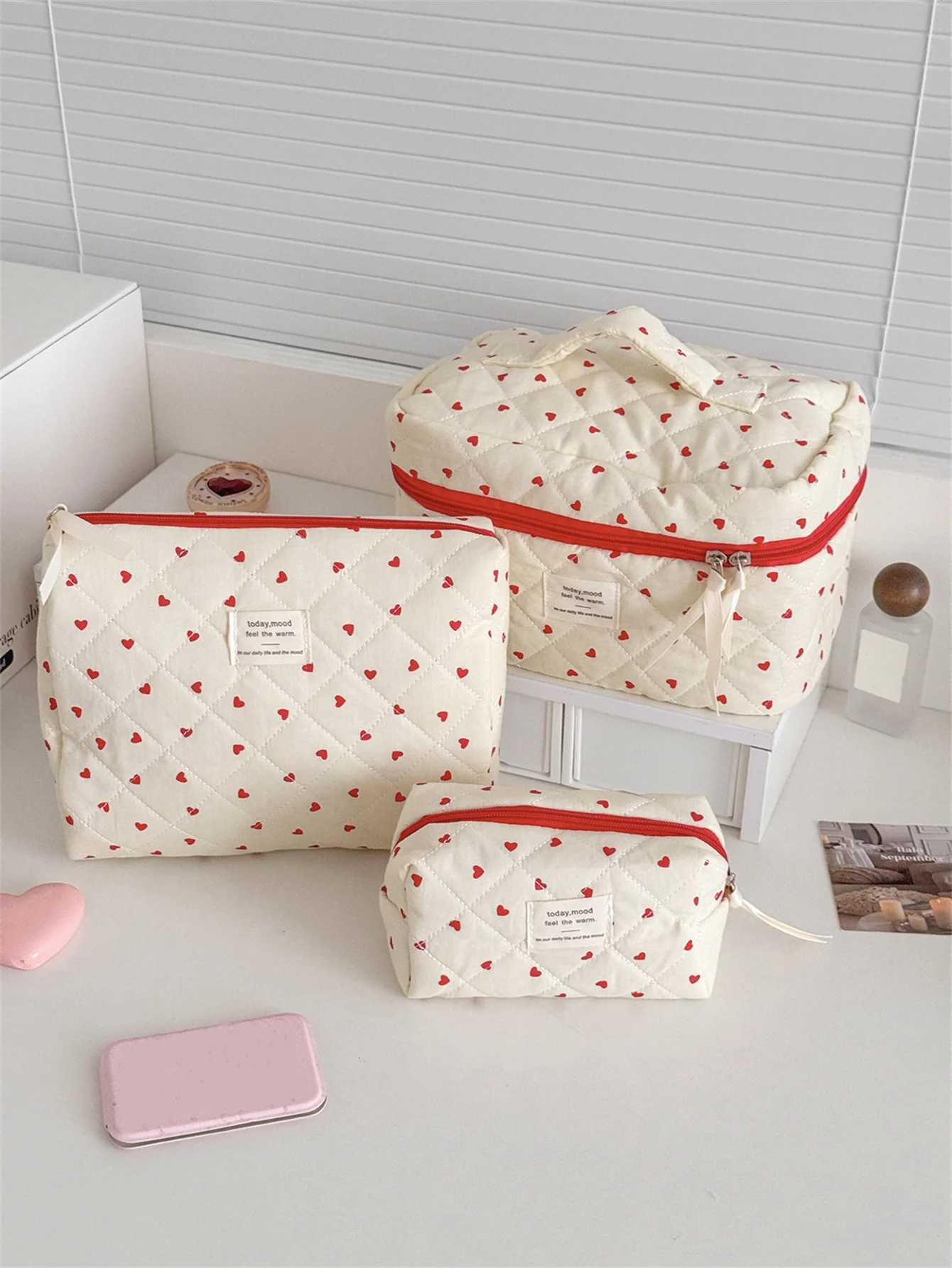 1 pc Korean Style Mini Red Makeup Bag Portable Wen Cosmetic Tools Storage Pouch Travel Small Makeup Holder B Bag Wit D251011