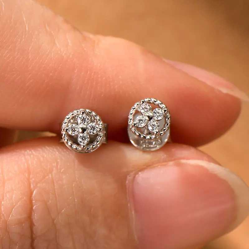 Lnkry Pass Diamond Test D004CT Moissanite Earring 925 Sterling Silver Cute Mini Flower Stud Earrings For Wen Girls Jewelry X251011