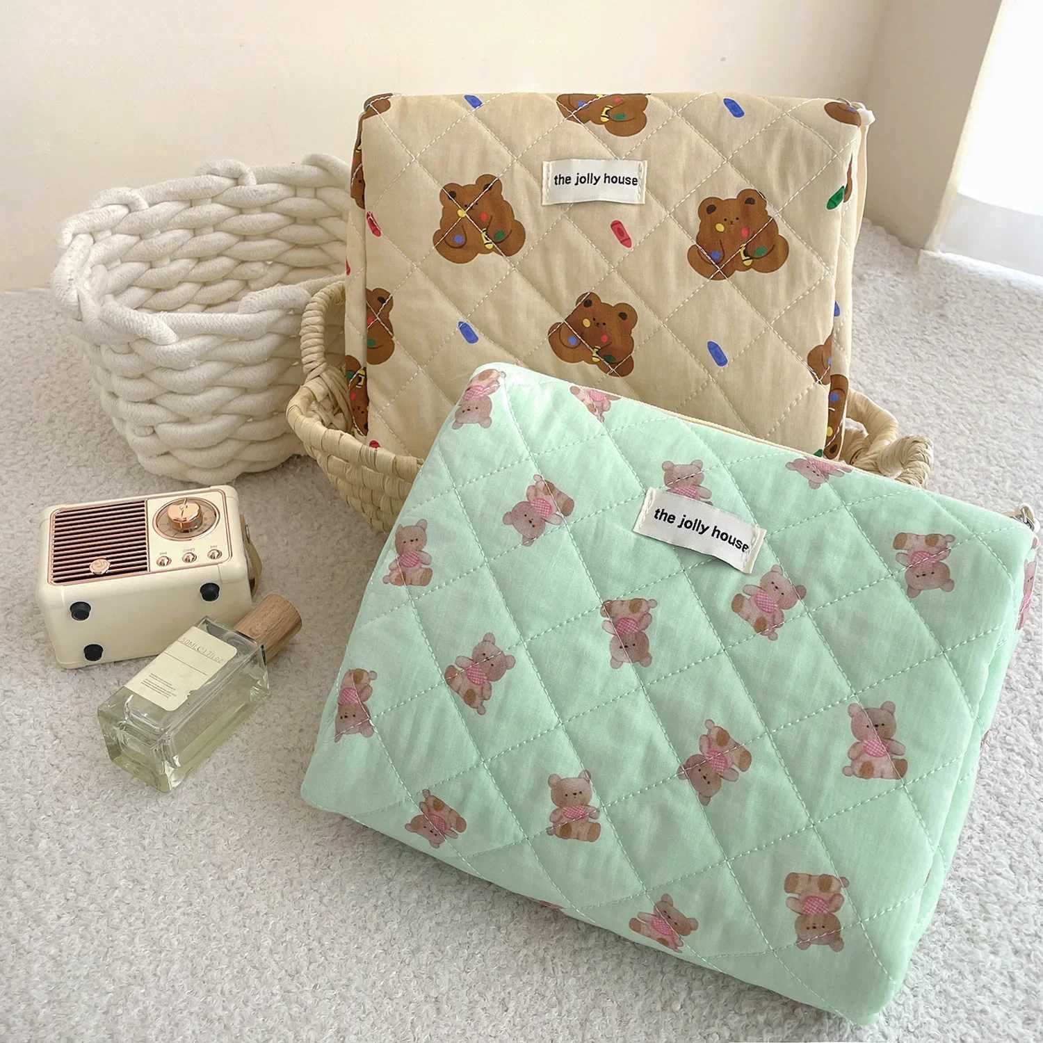 New Carto Bear Tote Cosmetic Bag Wens Cosmetic Storage Make Up Bag Travel Portable Makeup Pouches Ladies Cosmetic Pouch D251011