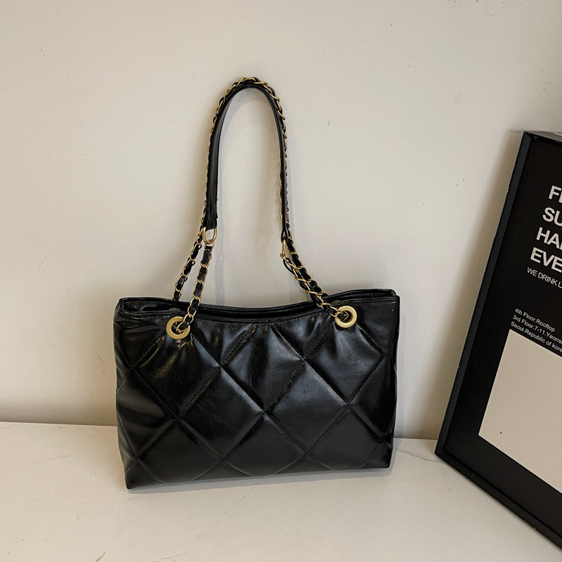 hot Free delivery designer shoulder bag Fashionable hand-held crossbody women's bag convenient and practical