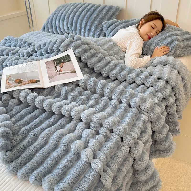 Rabbit Plush Weighted Winter Blanket Soft Throw Blanket for Couch Chunky Knit Faux Fur Bedspreads and Coverlets Bedroom Decor XL Y251011
