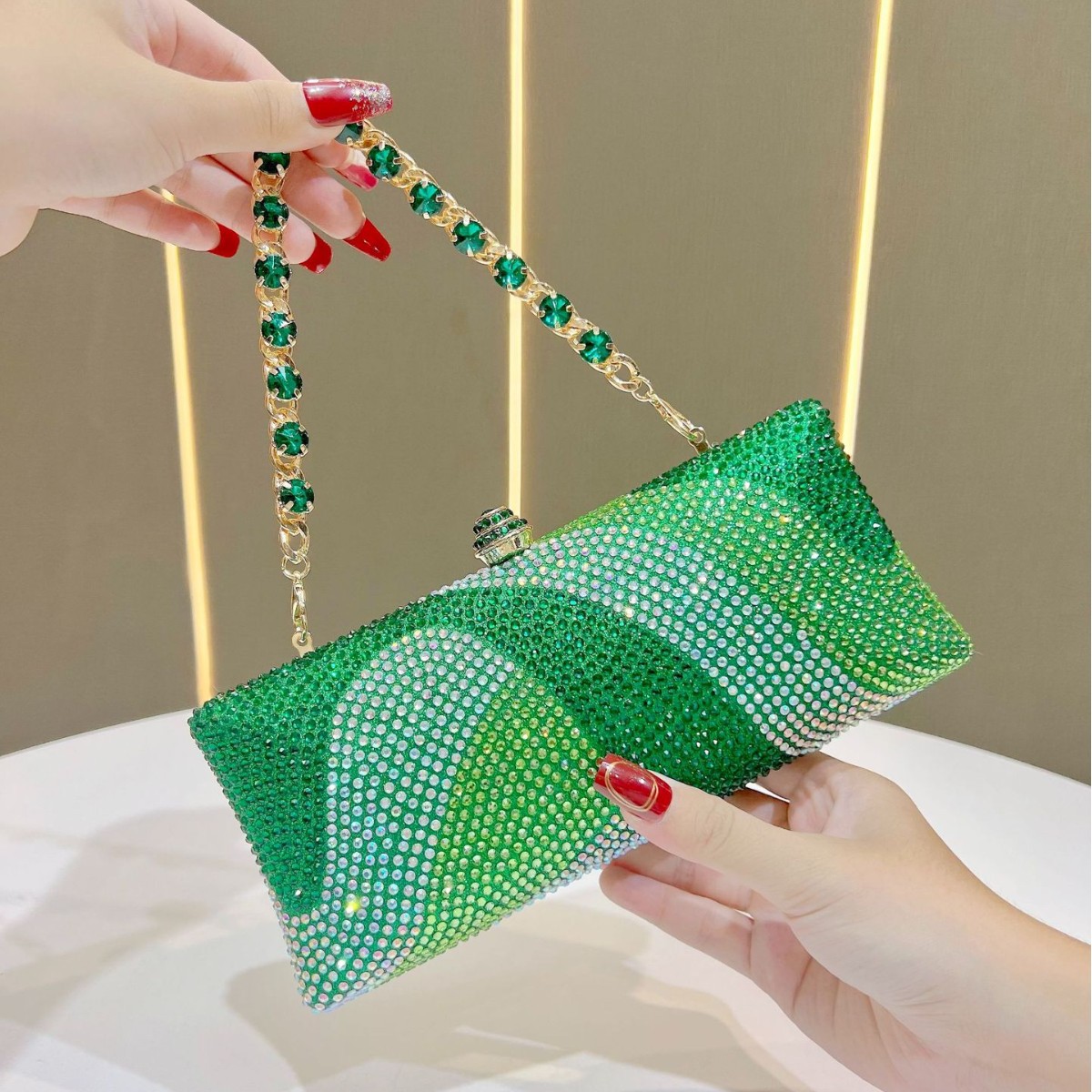 Evening Bag with Chain Luxurious Clutch Glittering Diamond Bag Baguette Tote Bag Crossbody Bag for Ladies Wedding Bag Purse for Party Luxury Handbag D