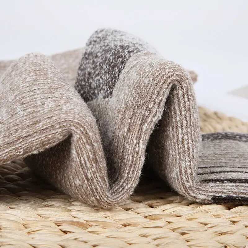 Merino Wool Socks Mens Autumn Winter Thickened Thermal Socks Mountaineering Breathable Outdoor Sports Socks LargeW251011