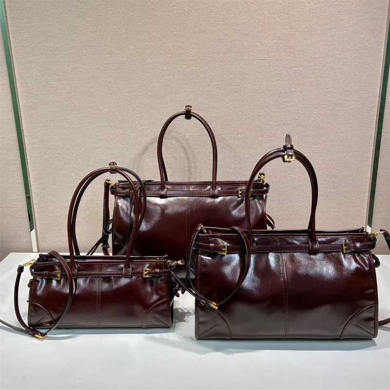 Evening Bags 10a Designer Bonnie Leather Handbag Soft Lux Bag Women Luxury Crossbody Bag Oil Wax Cowhide Long Shoulder Bag Crossbody Bag Zipper Pocket Tote Bag