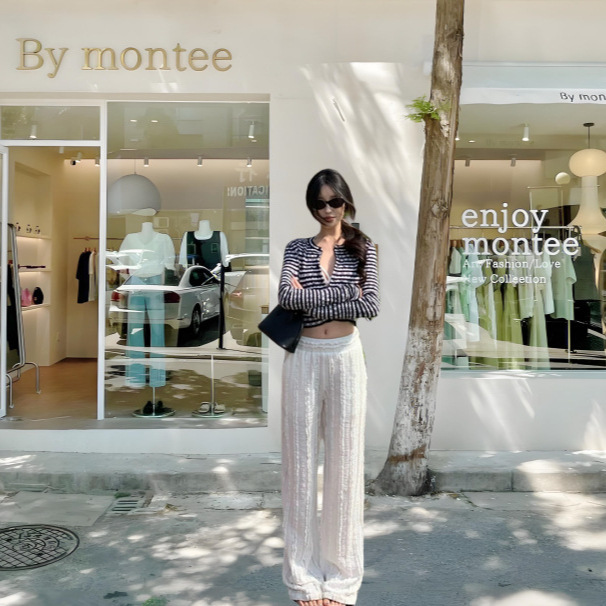 2025 autumn and winter new black and white color polka dot cardigan designer's new retro style fashion round neck rhinestone button high waisted 