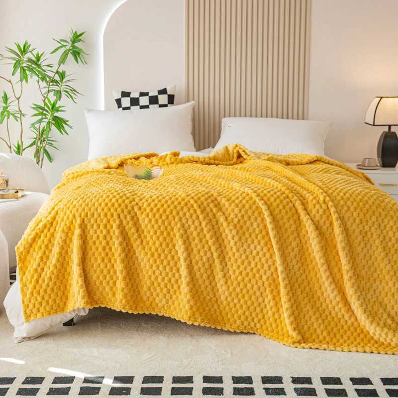 Yellow Plaid Solid Blanket Soft Warm Fluffy Throw Blanket Sofa Cover Milk Velvet Bedspread Bed for Adults Kids Pet Home Textile C251011