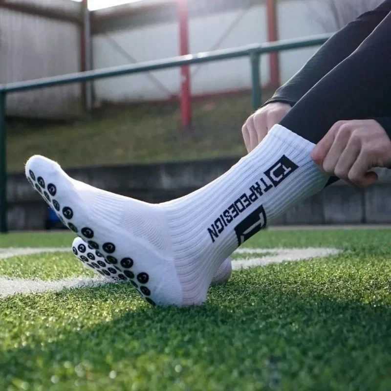 High Quality WearResistant Football Socks Soft Breathable Thick Sports Socks Adhesive Anti Slip Sweat Absorbing Football SocksW251011