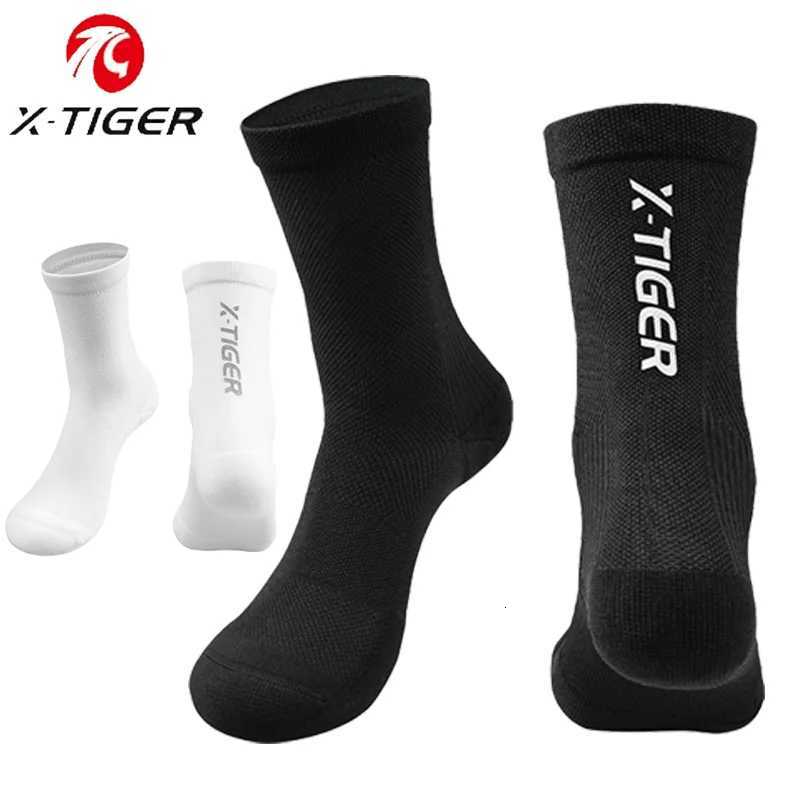 XTIGER Cycling Socks Men MTB Sports Bicycle Socks Antislip Wearresistant Sweatabsorbent Breathable Running Basketball SoccerW251011