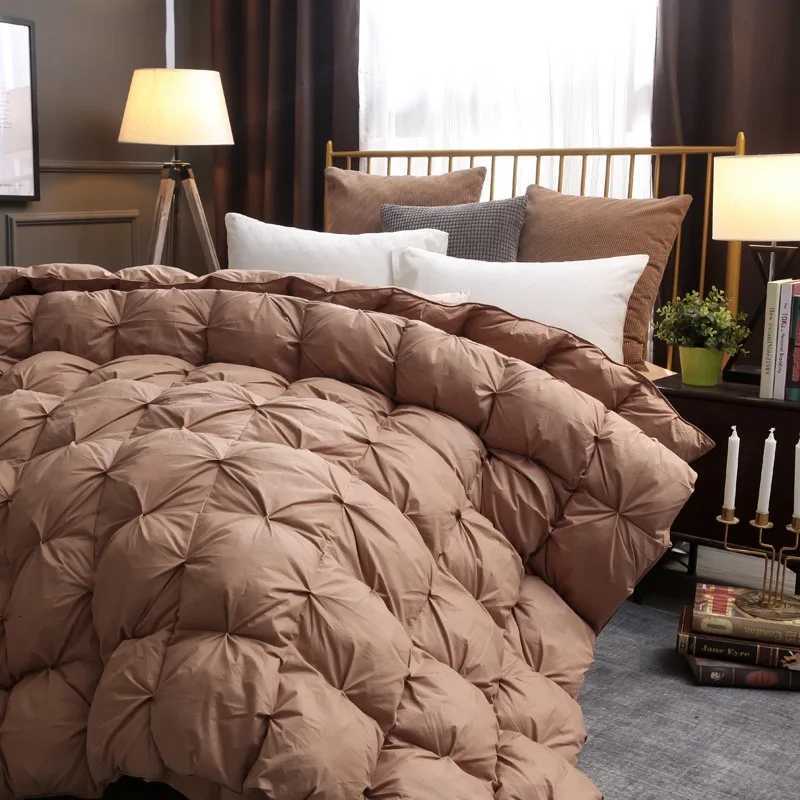 100 White GooseDuck Down Quilt High quty Fivestar Hotel Twist Flower Duvets Comforters 100 Cotton Cover Luxury Blanket C251011