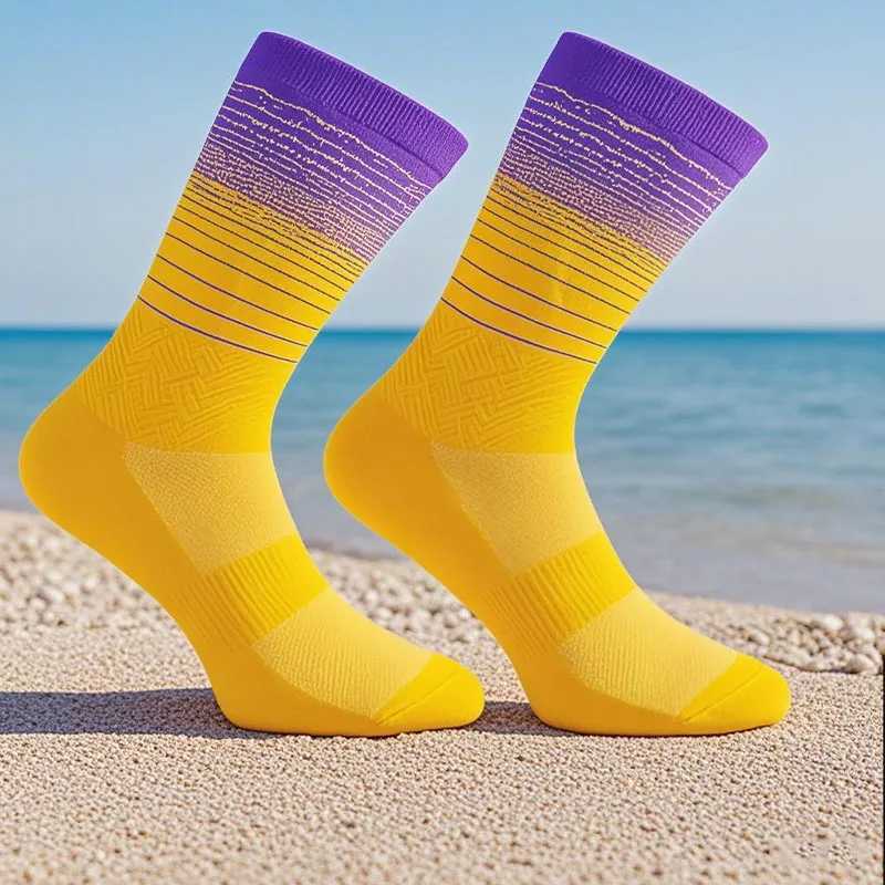 2025 Professional Cycling Socks Men Women Bike Sports Socks Breathable Road Bicycle Socks Outdoor Racing Socks 4 ColorsW251011