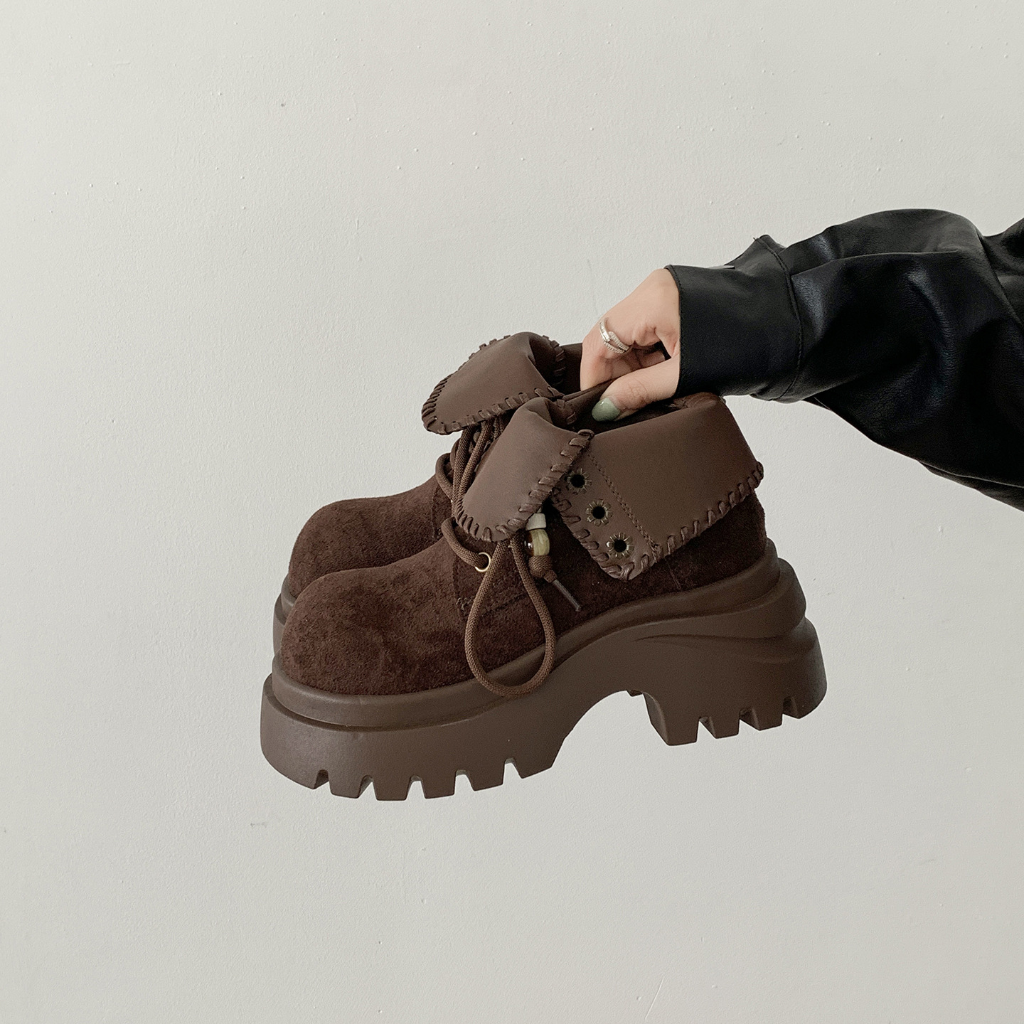 Free Shipping Fashion leisure queen short height Martin boots for women autumn slimming effect thick soled short boots