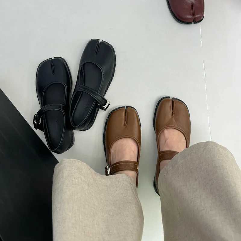 2025 Spring Autumn Vintage Split toe Tabi Women Ballet Flats Fashion Mary Janes Soft Walking Loafers Casual Lazy Chic ShoesXJ251011