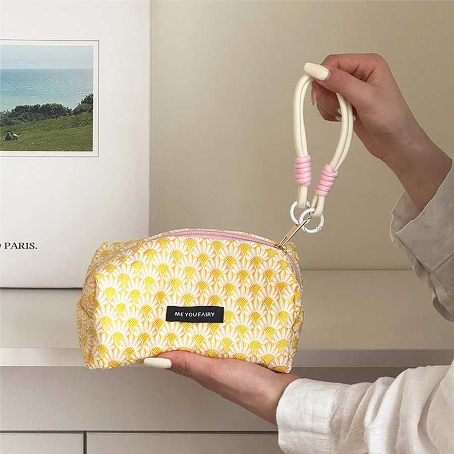 Fi Flower Quilted Makeup Storage Bag Portable Travel Organizer Cosmetic Toiletry Pouch Cute Make Up Handbag Floral Bags D251011