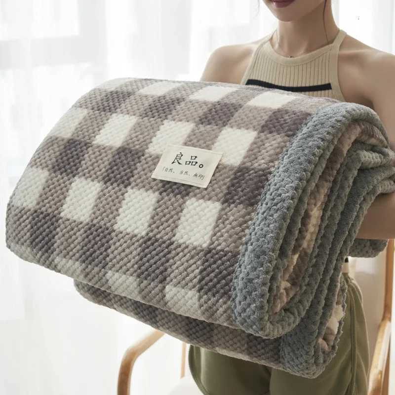 Knit Blanket Throw Soft Chenille Yarn Knitted Blanket Machine Washable Crochet Handmade Knit Throw Blanket for Couch Bed C251011