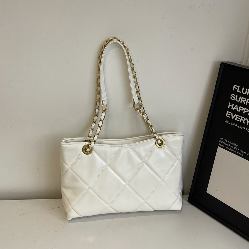 hot Free delivery designer shoulder bag Fashionable hand-held crossbody women's bag convenient and practical