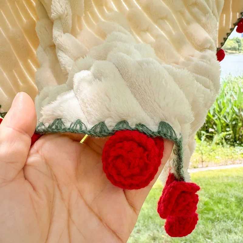 Romantic Rose Bouquet Blanket Floral Soft and Lightweight Throw Couch Blanket Gifts for Mom Birthday Valentines Day Home Decor C251011