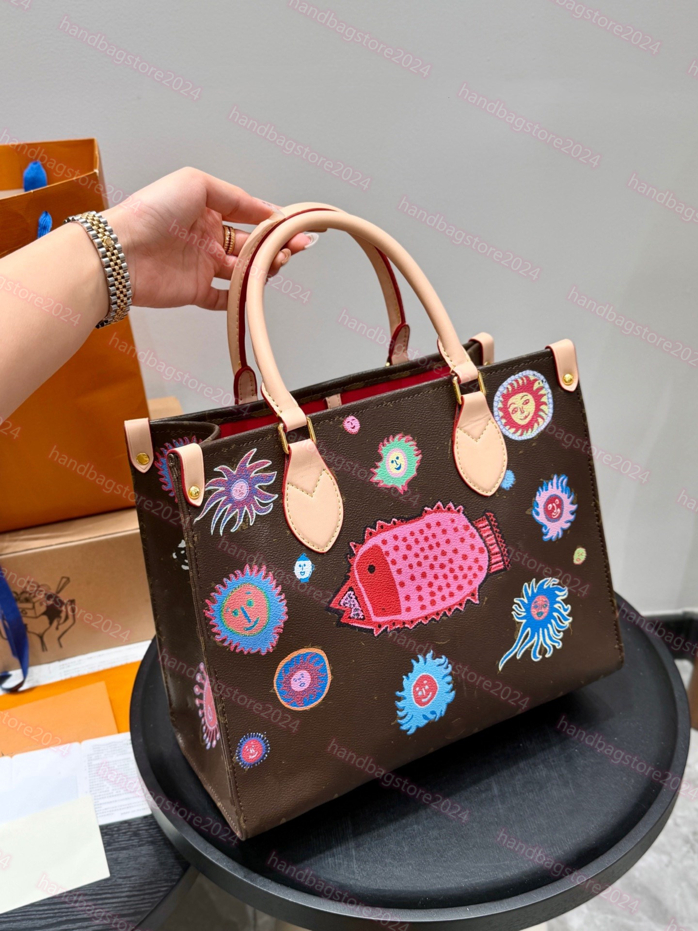 Designer Bag Yayoi Kusama Co branded Series Graffiti Badge Handbag Fashion Jungle On theGo Women's Shoulder Bag Luxury Handbag Shopping Travel Tote Purse