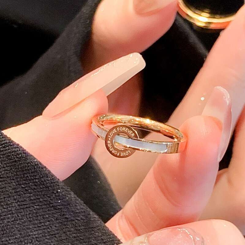 Ring Designer Luxury jewelry for Women White fritillary rings men Titanium Steel plated with gold Simple Fashion Unique Festival vacation gifts