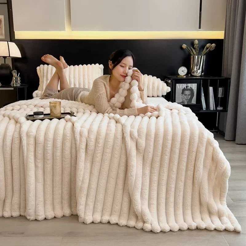 New Artificial Rabbit Plush Autumn Warm Blankets for Beds Soft Coral Fleece Sofa Throw Blanket Comfortable Thicken Bed Sheet C251011